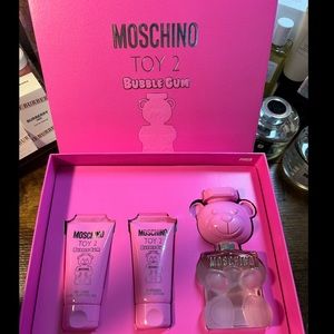 Moschino Bubble Gum Perfume Set (New w/box)